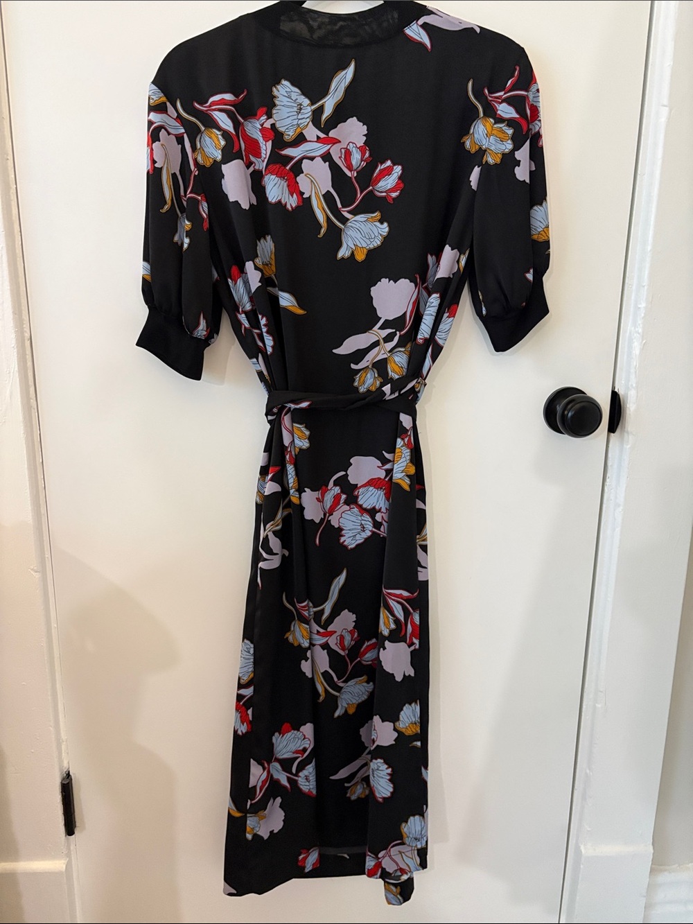 Who What Wear Black Floral Midi Dress with Belt - Picture 3 of 6